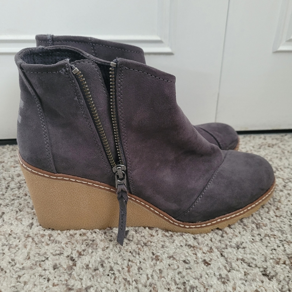 Toms wedges